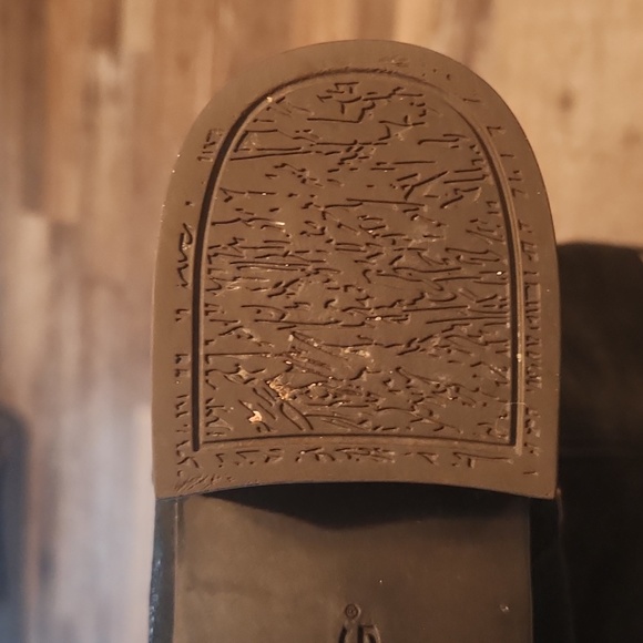 UGG black leather riding boots #1004172, excellent condition, 9.5 - Picture 13 of 13